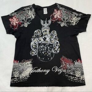 Anthony Vega Vintage silkscreen V-neck T-shirt rhinestones skulls Griffin crest 